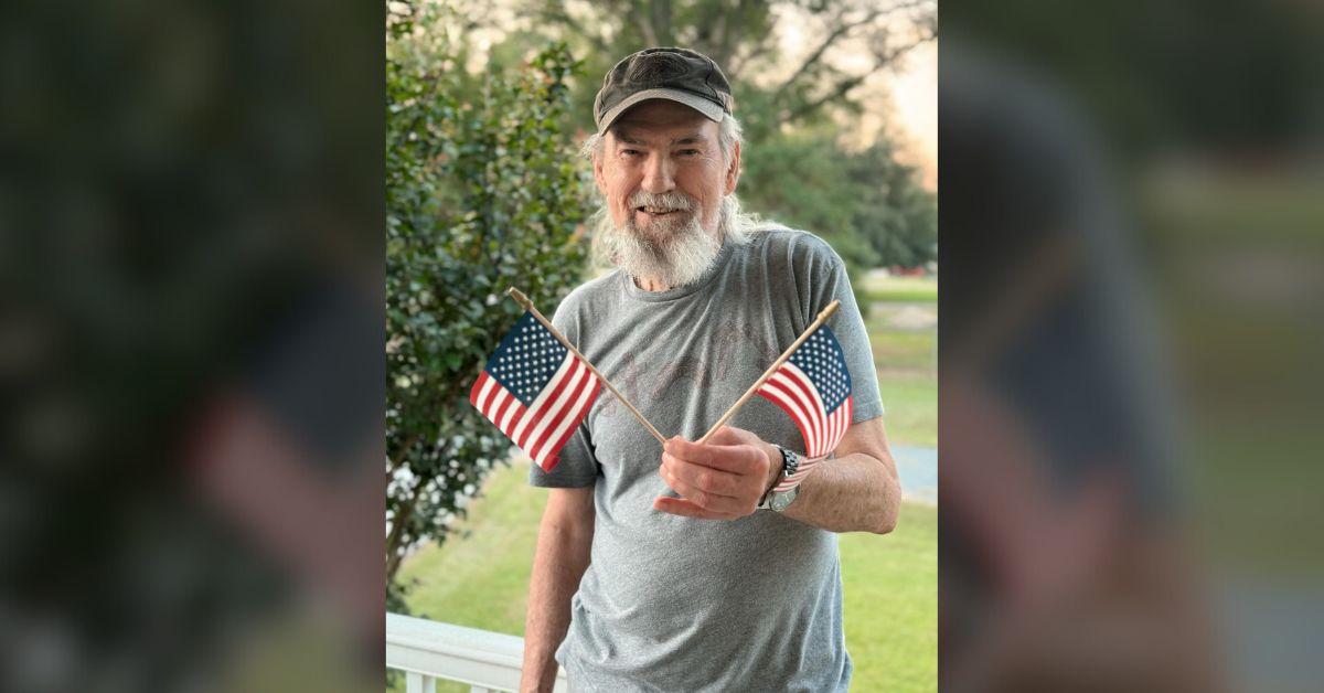 Photo of Uncle Si was admitted to the hospital after experiencing a 'severe' sinus infection.