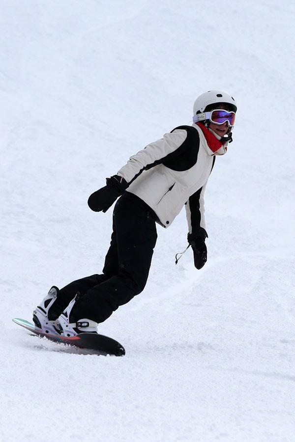 Bethenny frankel snowboarding