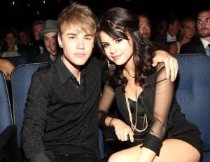 2011__07__Selena_Gomez_Justin_Bieber_July22newsbt 300&#215;231.jpg