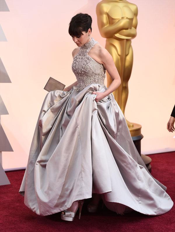 Felicity jones 2015 oscars arrivals 02