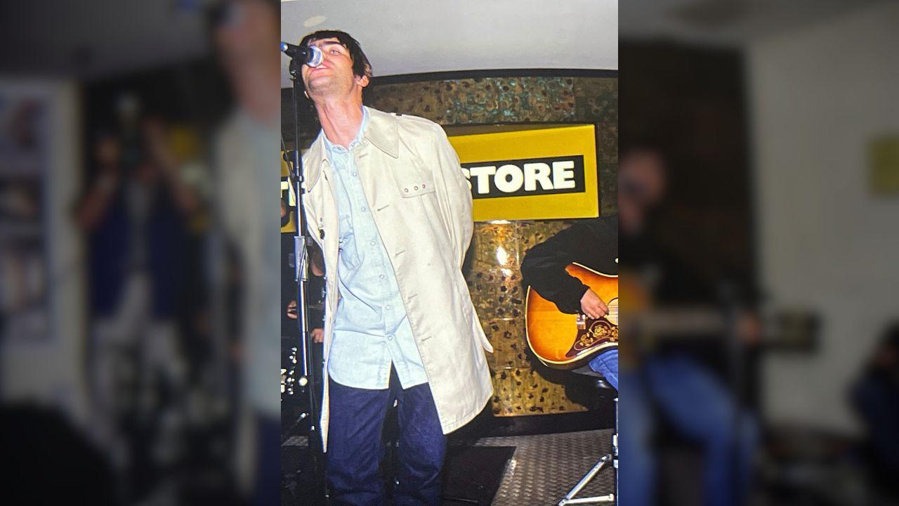 image of Oasis is now back on tour.