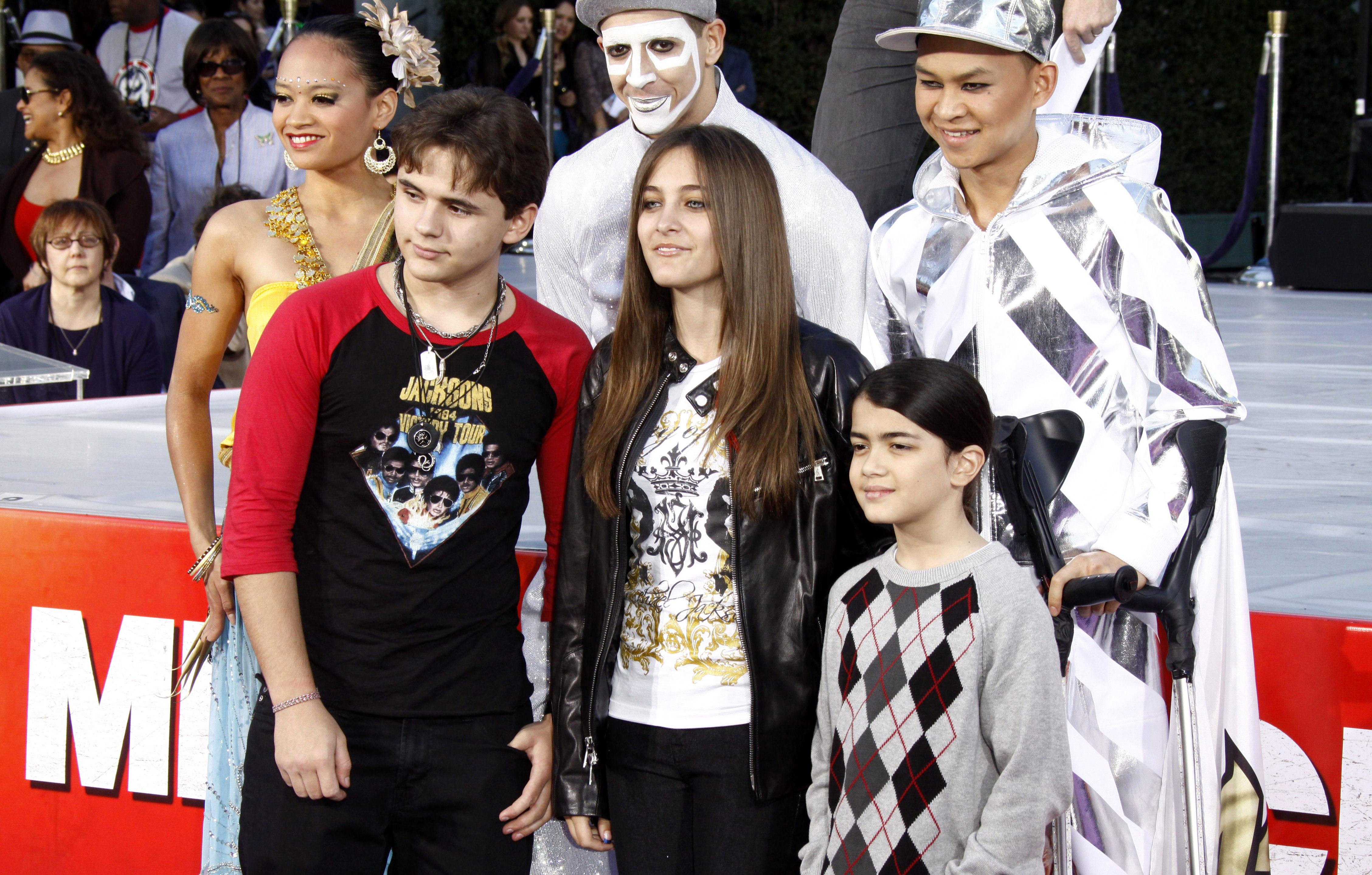 michael jackson children defend dad child molestation allegations