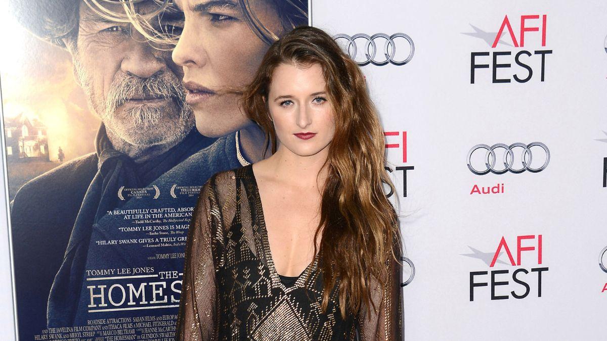 who plays caroline kennedy on love story meet grace gummer