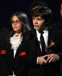 2010__08__Paris_Jackson_Prince_Jackson_Aug27newsne 205×300.jpg