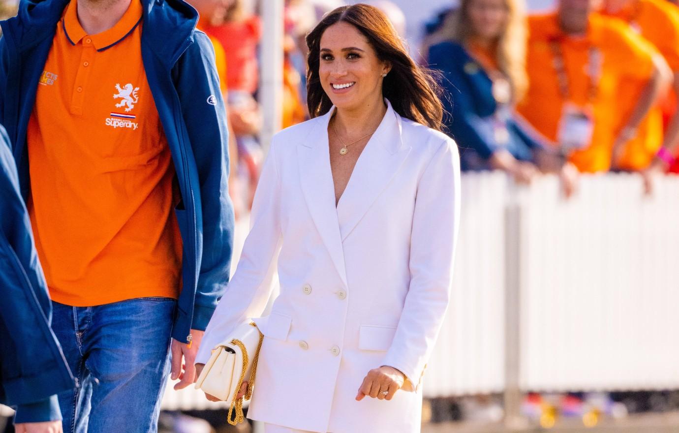 meghan markle samantha markle dad watch docuseries