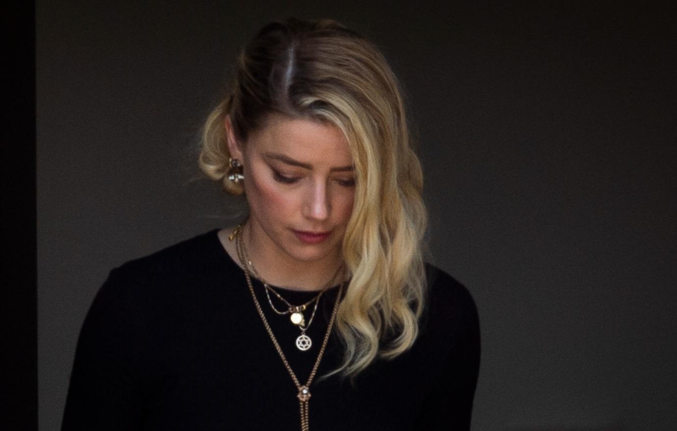 gofundme deletes amber heard million dollar fundraiser