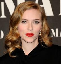 2010__02__okmagazine_scarlett johansson 215×225.jpg