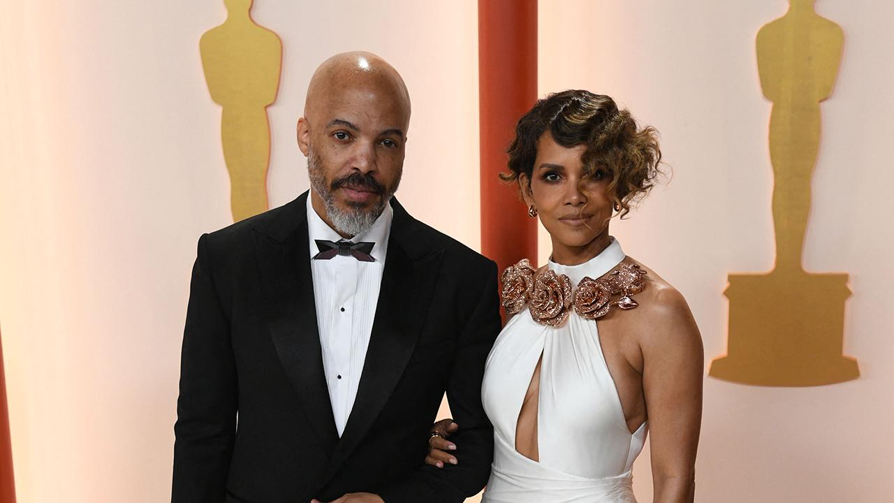 Van Hunt and Halle Berry