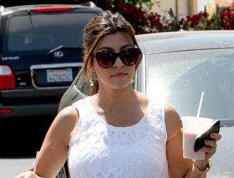 Kourtney kardashian june15.jpg