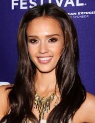 2010__04__okmagazine horoscopes jessicaalba 194×300.jpg