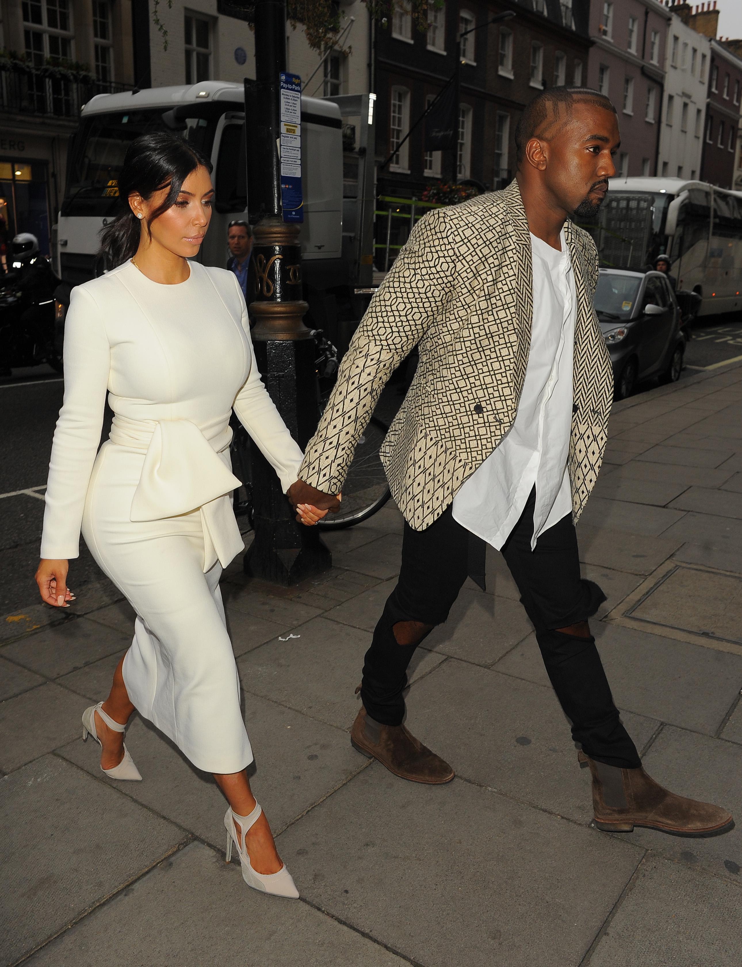 Kim Kardashian and Kanye West dine at Hakkasan