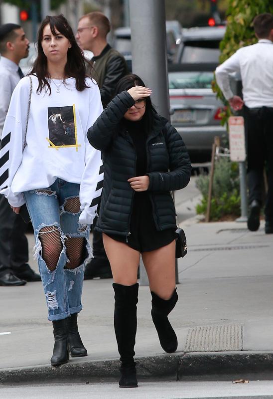 Ariel Winter &amp; A Friend Grab Lunch In Beverly Hills