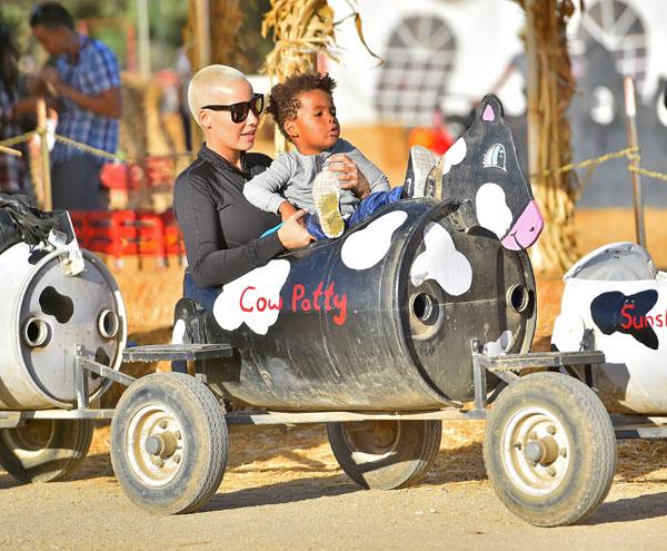 Amber rose son pumpkins3