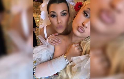 kourtney kardashian travis barker get married third time italy