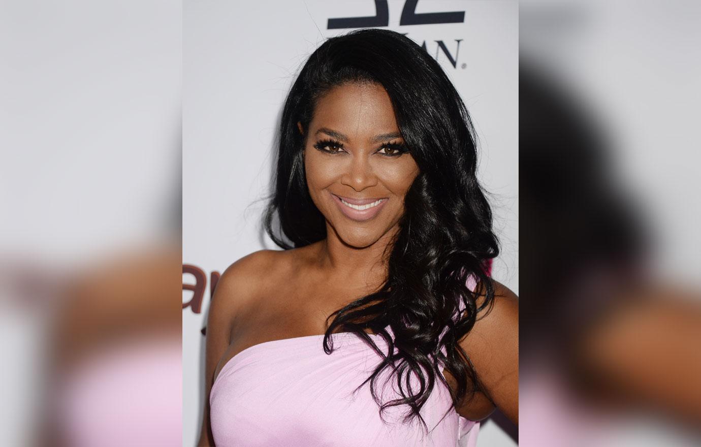 Kenya Moore In Pink Dress