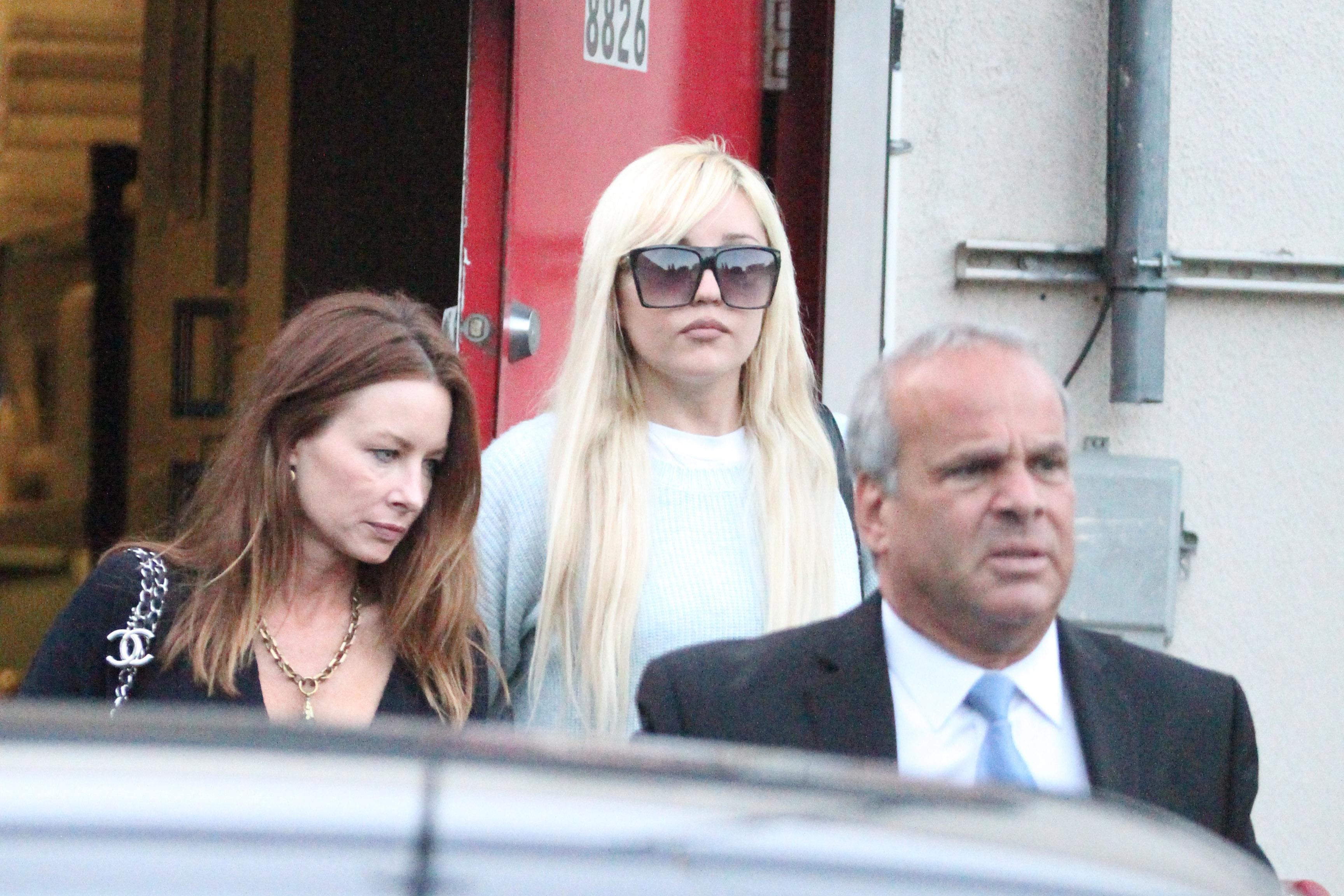 Amanda Bynes leaving Craigs in West Hollywood