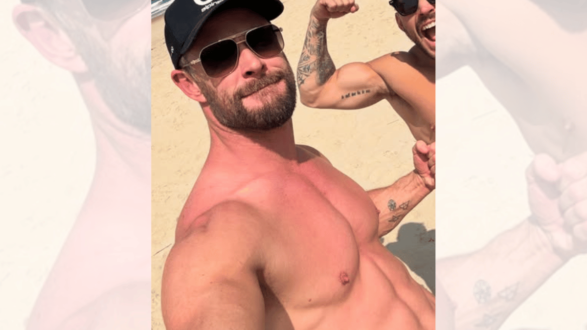 Image of Chris Hemsworth flaunted his toned body for the photos.