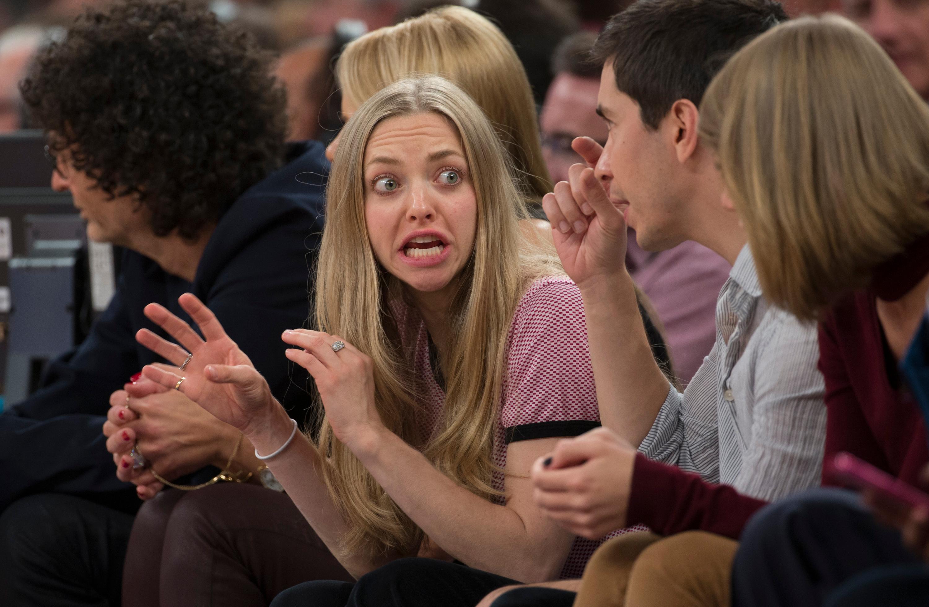 Justin Long and girlfriend Amanda Seyfried sit court side with Taylor Swift and Kate Upton at tonights New York Knicks game