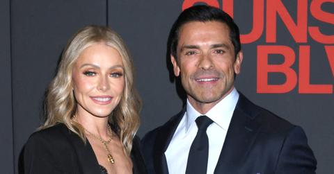 Photo of Kelly Ripa and Mark Consuelos.