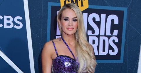 carrie underwood hanging with girls amid marital problems pp
