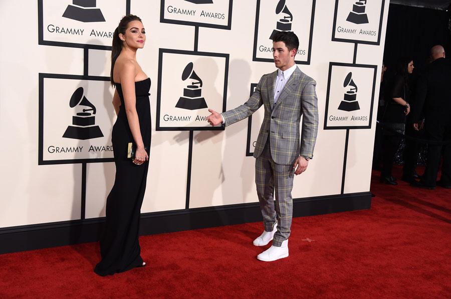 Nick jonas olivia culpo 2015 grammy arrivals 01