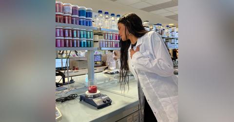 kylie jenner doesnt wear protective gear working makeup lab past backlash