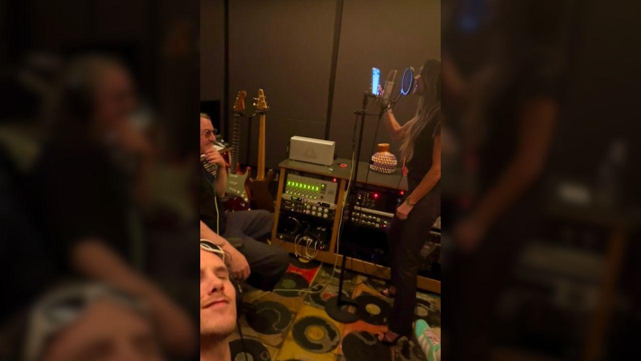 Photo of Cruz Beckham showed his mom in the studio.