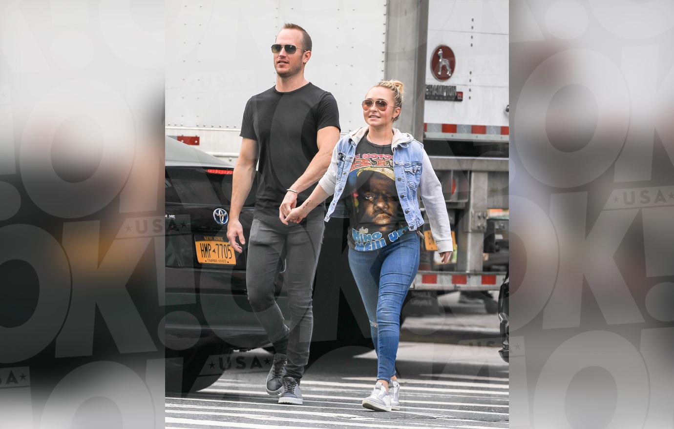 Hayden Panettiere boyfriend's brother Hold Hands