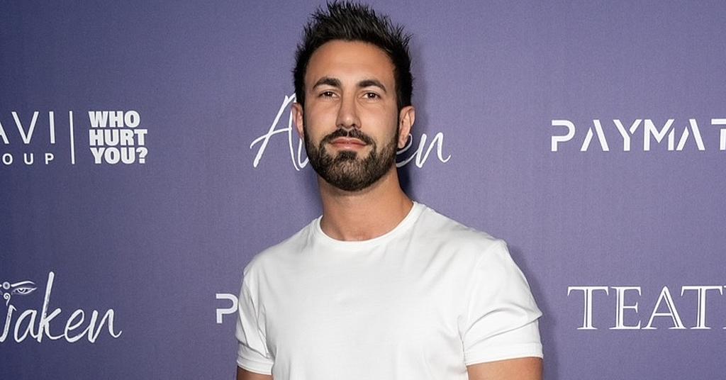 Ali Razavi Shines At Teatro’s Golden Soiree