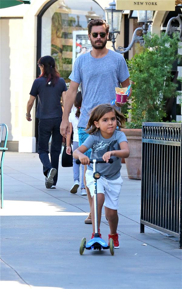 Scott disick focusing kids