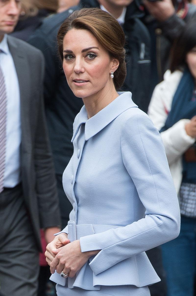 Kate middleton skinny pregnant thin expecting baby 07