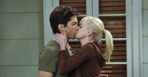 Justin long anna faris mom