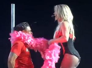 2011__08__Britney Spears DJ Pauly D Lap Dance Aug12newsbt 300&#215;221.jpg