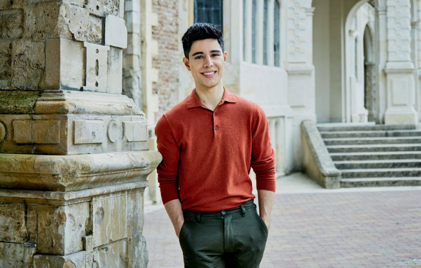 Meghan Markle Cheerleader Omid Scobie Given Notice The Crown Will