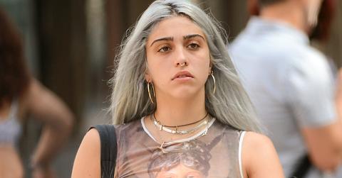 INF – Lourdes Leon Sporting Dyed Gray Hair In SoHo