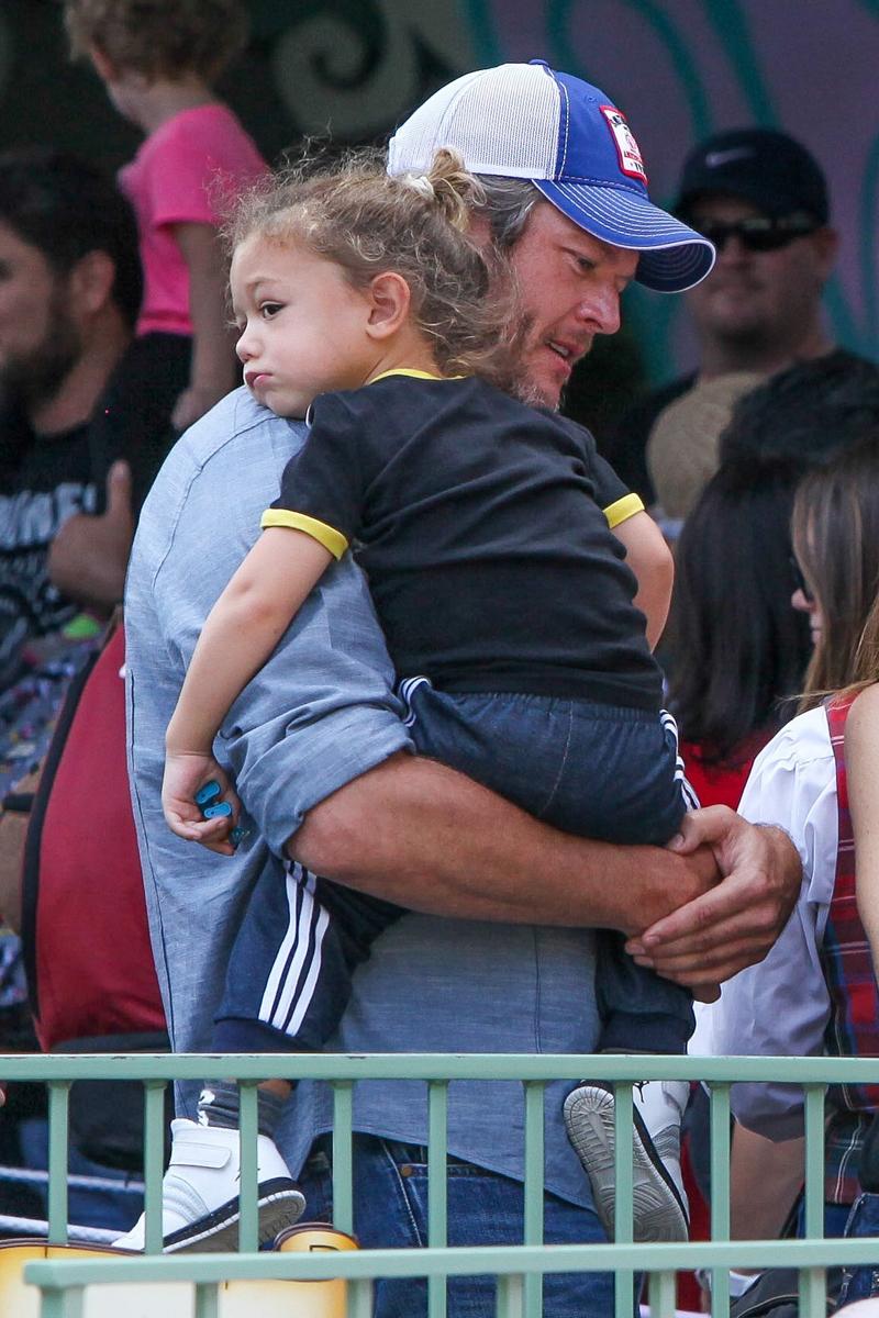 gwen stefani blake shelton stepfather children gavin rossdale