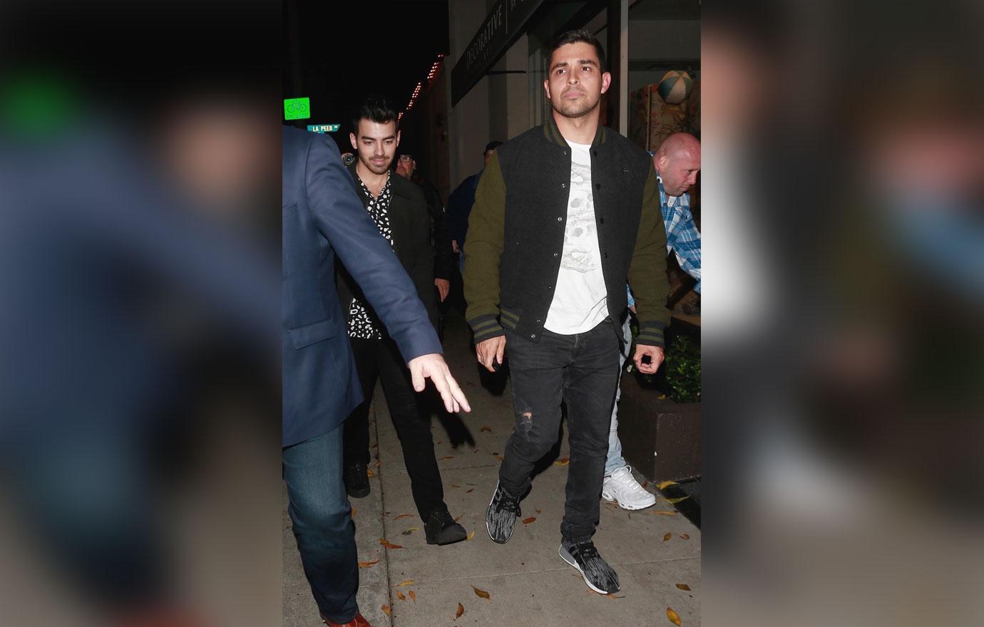 Joe Jonas and Wilmer Valderrama grab dinner at Craig&#8217;s