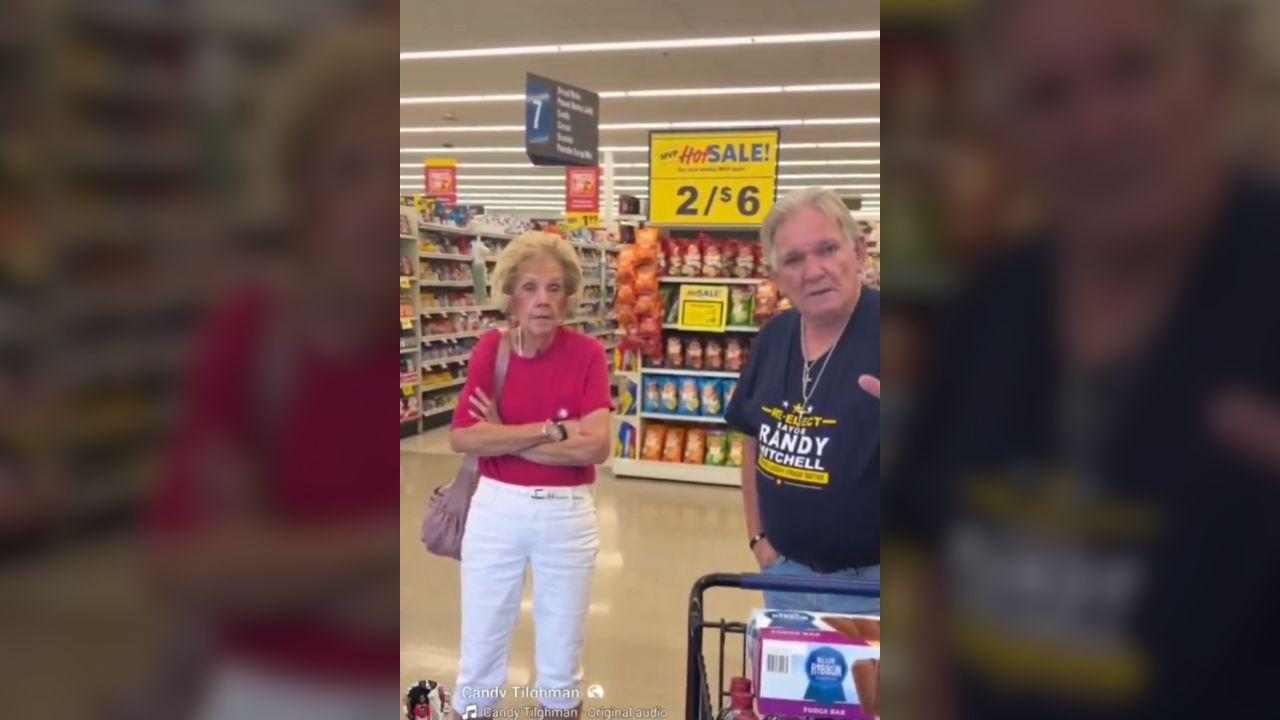Image of a North Carolina man verbally abused a Black woman at Food Lion.