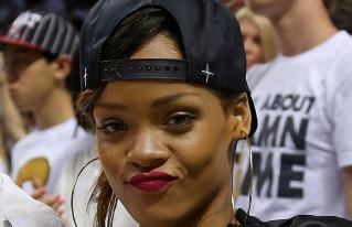 Rihanna_2.jpg