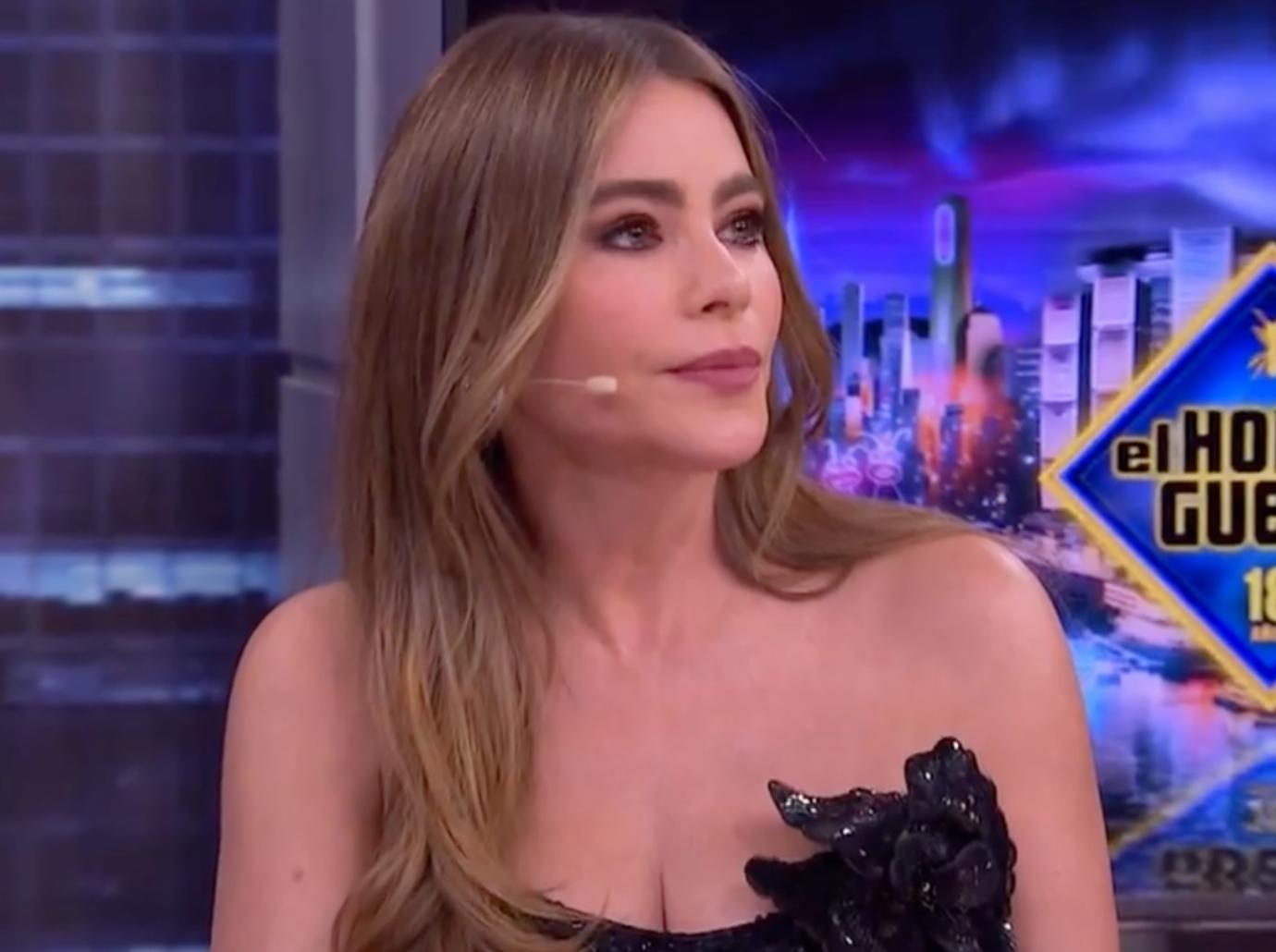 Sofia Vergara accidentally exposes her breast after scuffle in