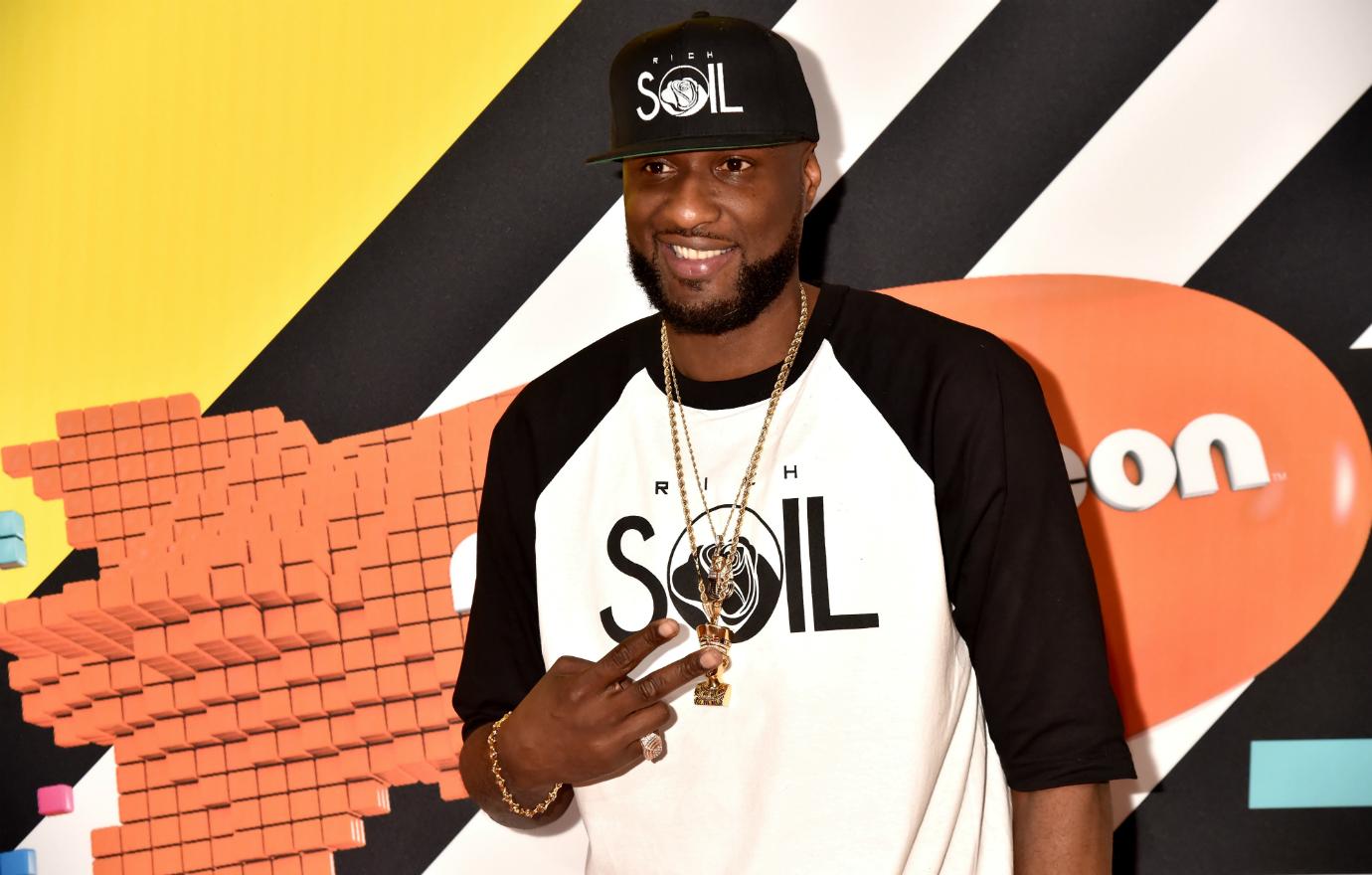 The former member of the Kardashian family, Lamar Odom, is planning to release a tell-all book.