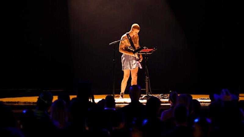 image of Some people didn't like the performance. 