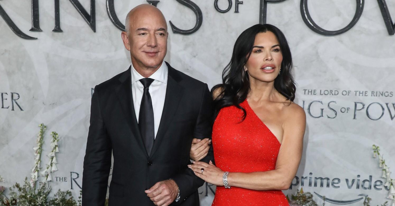 jeff bezos denies reports  million wedding lauren sanchez