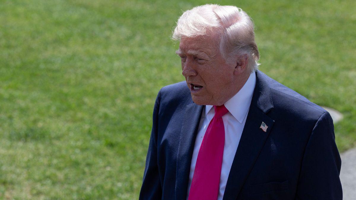 Photo of Caitlyn Jenner hasn't heard back from Donald Trump after she reached out to him for assistance.