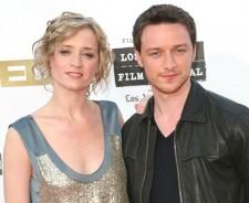 2010__01__Anne_Marie_Duff_James_McAvoy_Jan26_newsnea 225×184.jpg