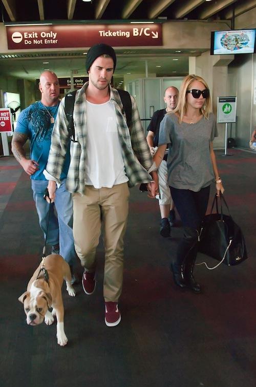 Miley cyrus liam hemsworth july18 0005_ _1.jpg