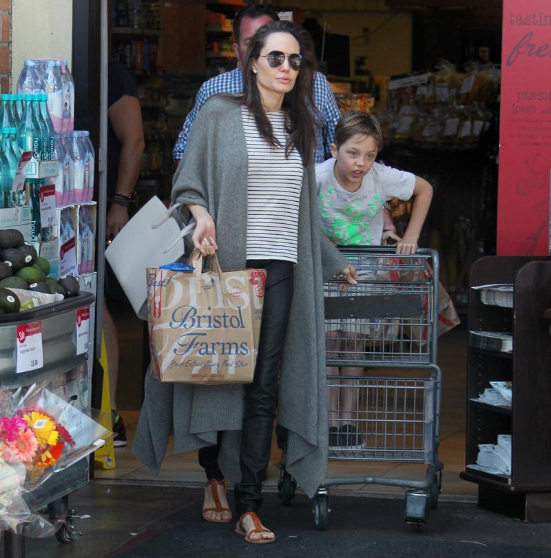 EXCLUSIVE: **PREMIUM EXCLUSIVE RATES APPLY**NO WEB UNTIL 4PM BST JUNE 17TH** Angelina Jolie takes son Knox grocery shopping in West Hollywood.