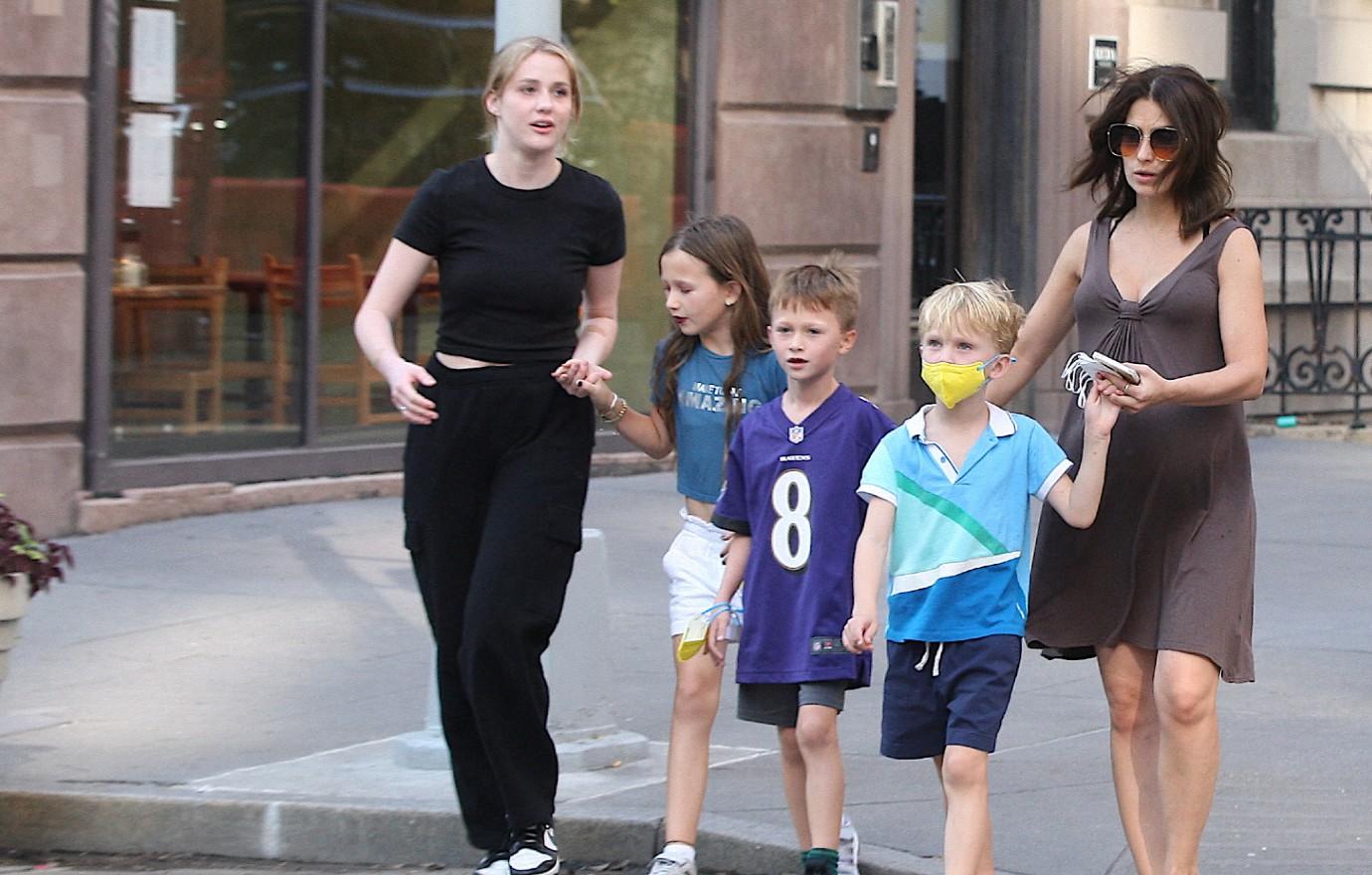 Hilaria Baldwin Takes Children On New York Stroll Amid Alec Recovery
