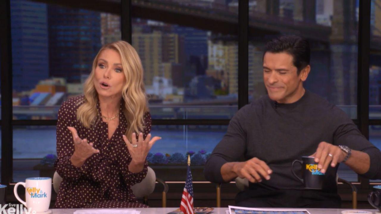 Image of Kelly Ripa claimed she and Mark Consuelos should 'fly separately.'