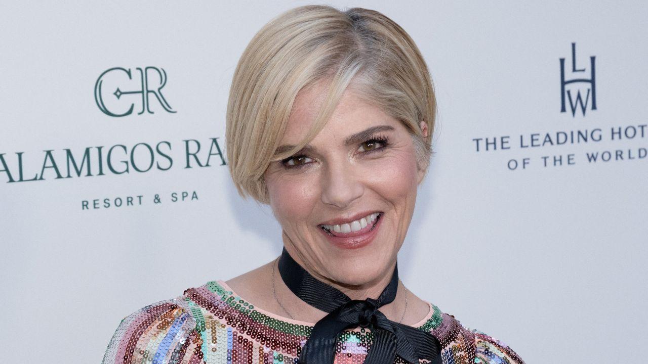Photo of Selma Blair allegedly assaulted two flight attendants and tried to open the plane's door mid-flight.